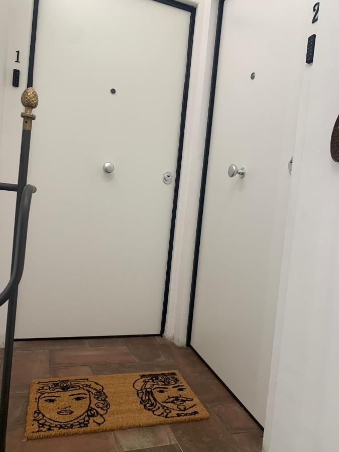 Calderai 82 Suites 1 E 2 パレルモ エクステリア 写真
